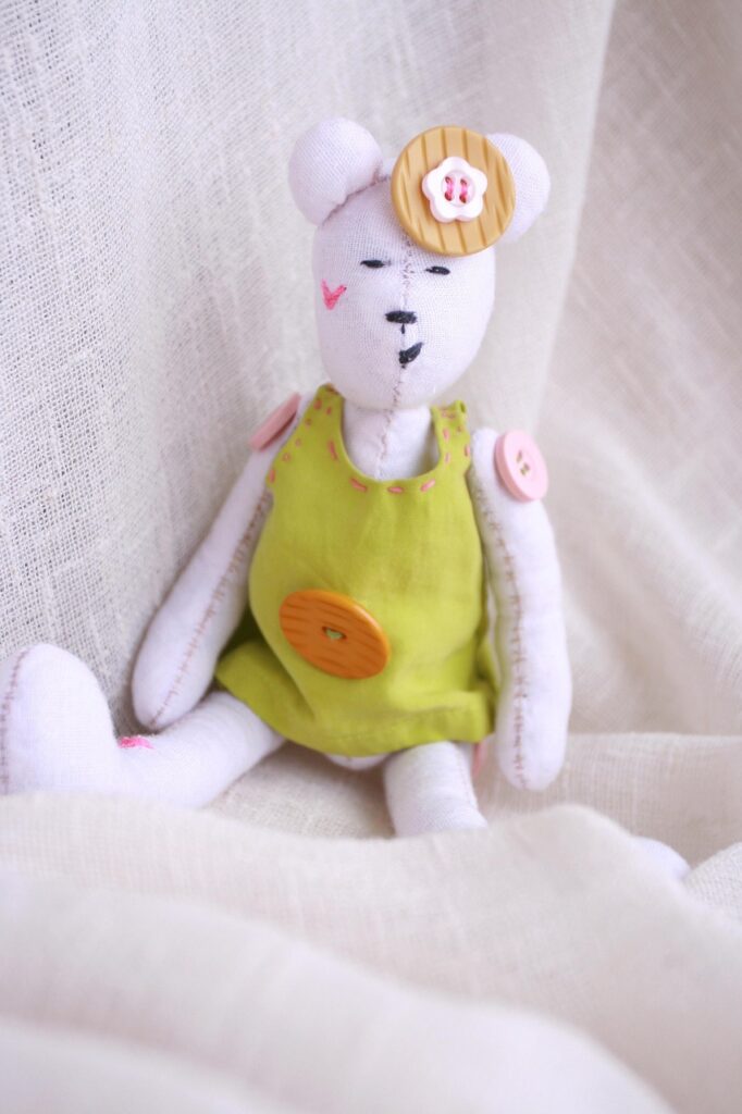 ゆるい感じのぬいぐるみ出来ました。